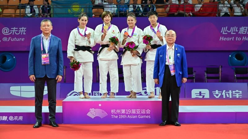 Первая медаль  сборной : Абиба  Абужакынова  завоевала «серебро»