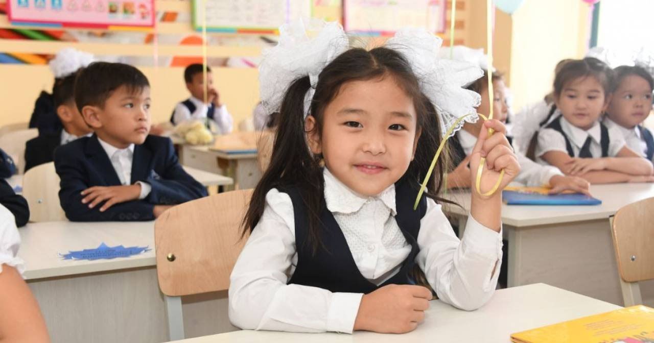 Казахстан переводит стрелки часов: в школах могут сдвинуть время начала занятий